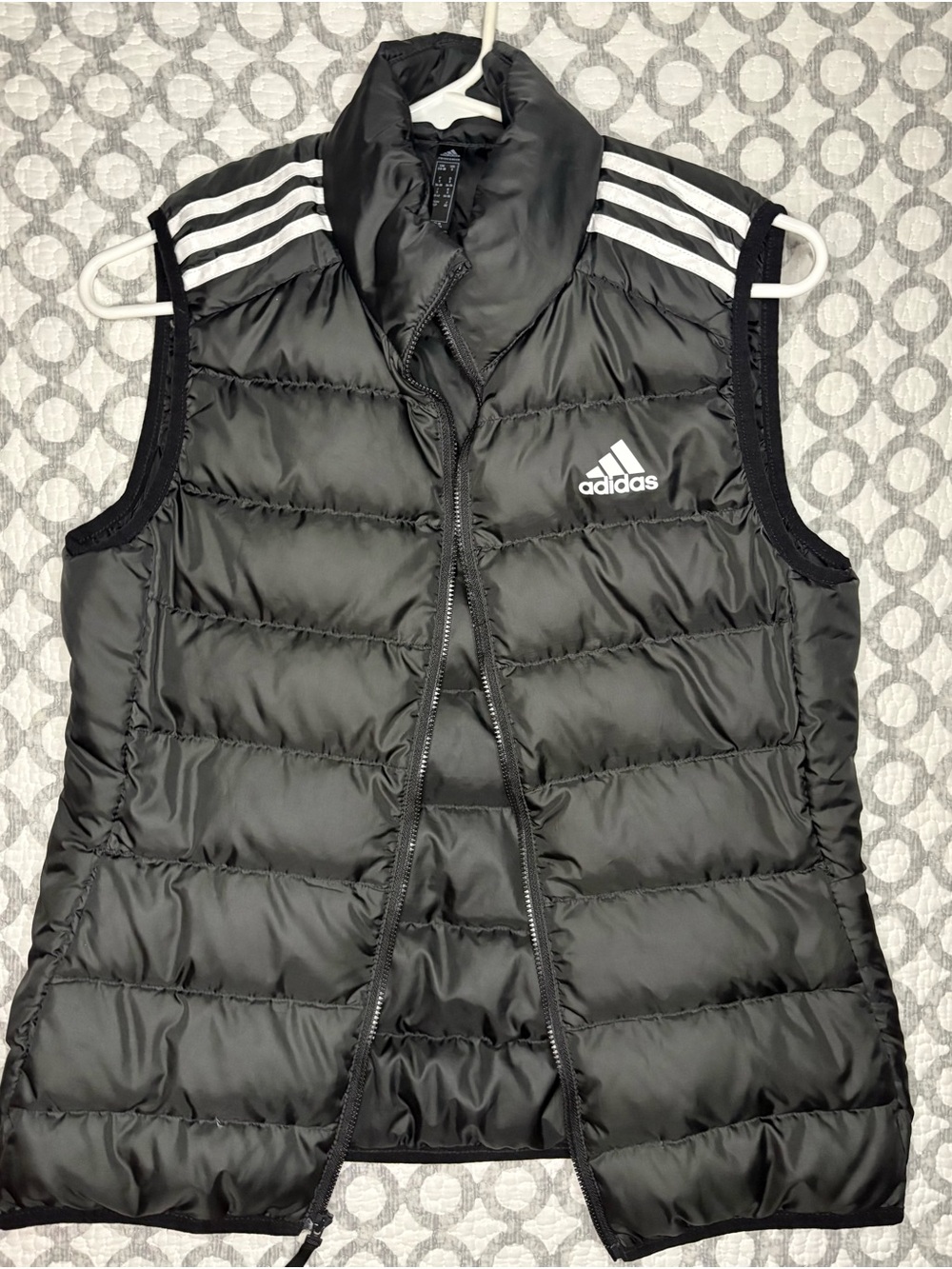 adidas Black Puffer Vest with White Stripes Women’s Small (fair condition)